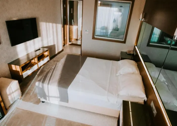 Faustina & 4* Guzelcamlı