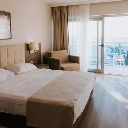 Faustina & Kuşadası
