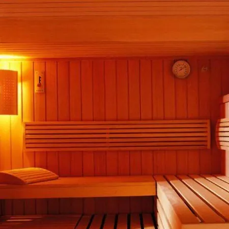 Faustina & ホテル