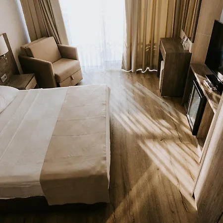 Faustina & 4* Guzelcamlı