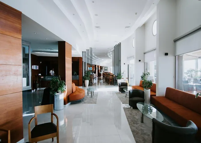 Faustina & Guzelcamli