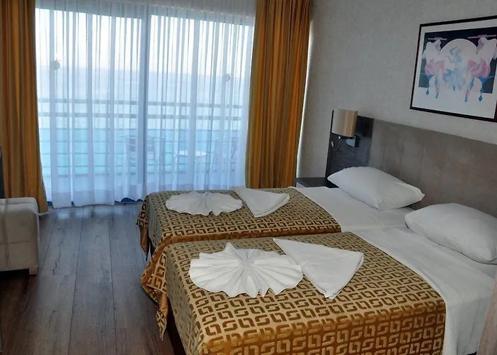 Faustina & Hotel Guzelcamlı