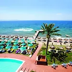 فندق Faustina &