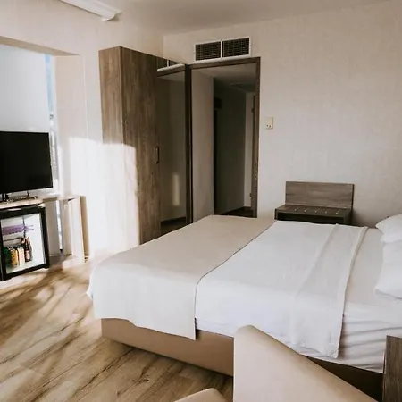 Faustina & 4* Guzelcamlı