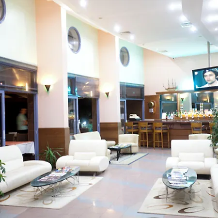 Faustina & فندق