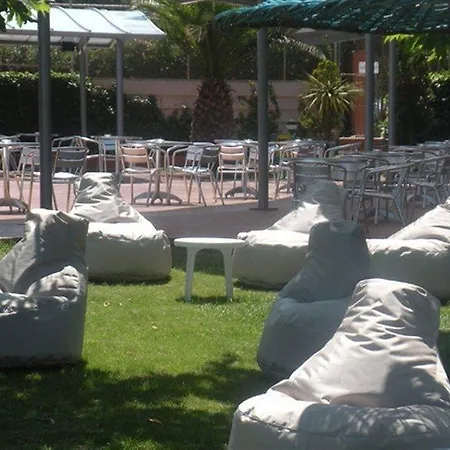 فندق Faustina & 4*