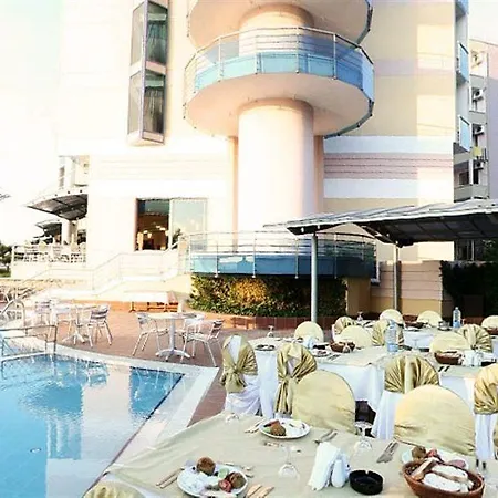 فندق Faustina & 4*