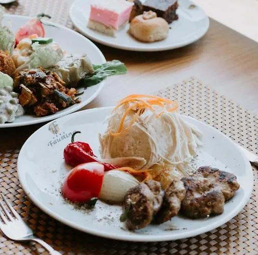 ホテル Faustina & グゼルカミル