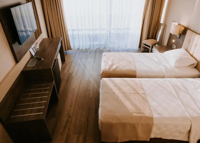 Faustina & Hotel Guzelcamlı