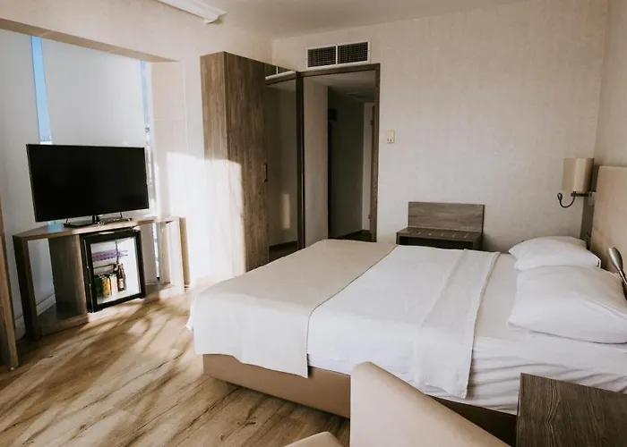 Faustina & 4* Guzelcamli