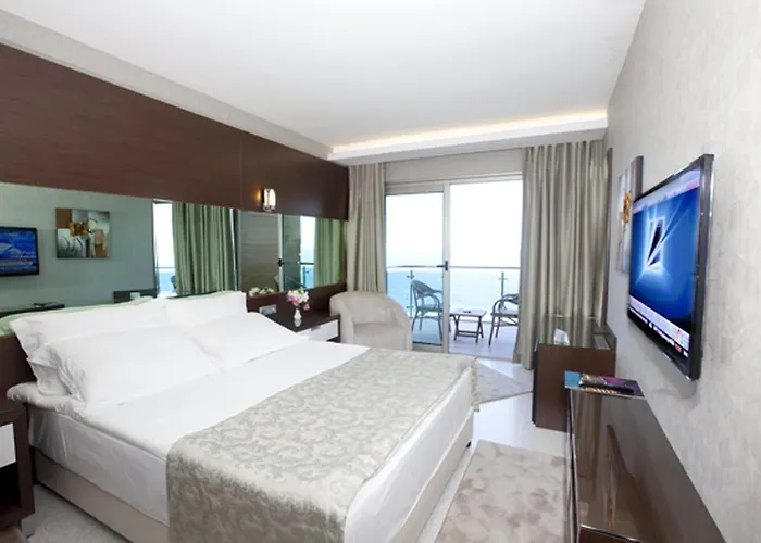 Faustina & Hotel Guzelcamli